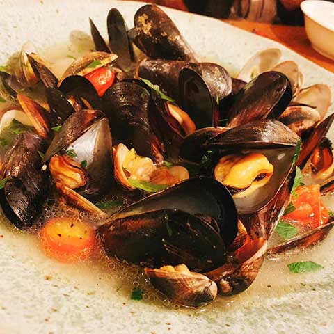 GALLERIA34 | トラットリア クアットロ マーニ82